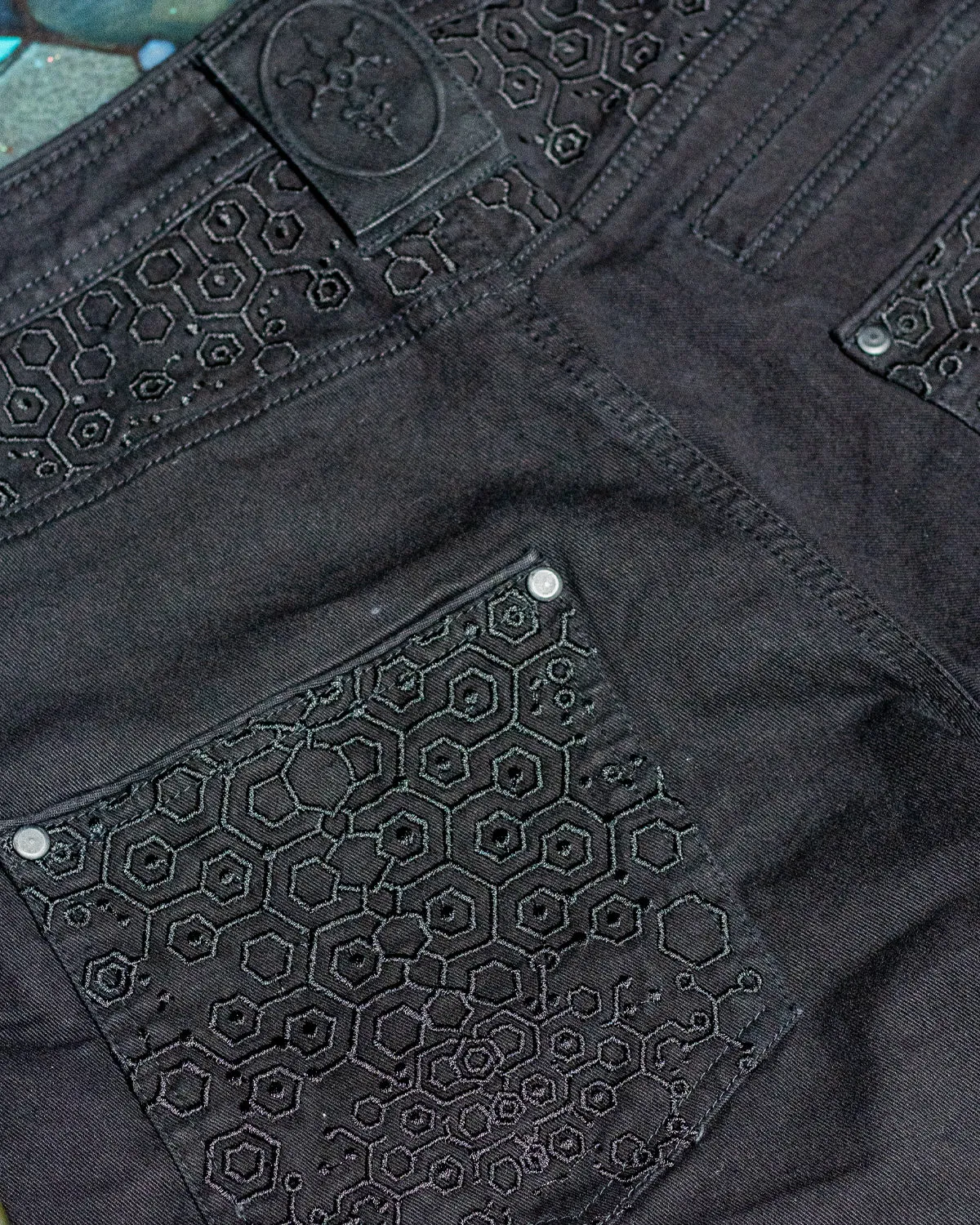 Flying Short Men / Stretchy Denim Digital Embroidery - Black KAMBOZII